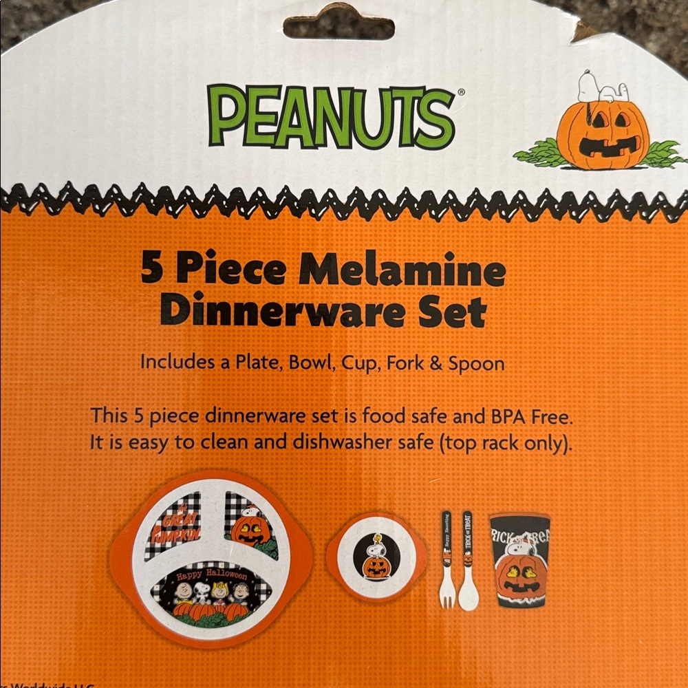 NEW Peanuts & Snoopy Great Pumpkin Kids' Halloween Dinnerware Set - Picture 2 of 3
